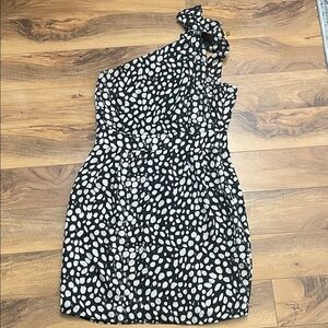 Annabelle size Large Stylish Black and White One-Shoulder Dress